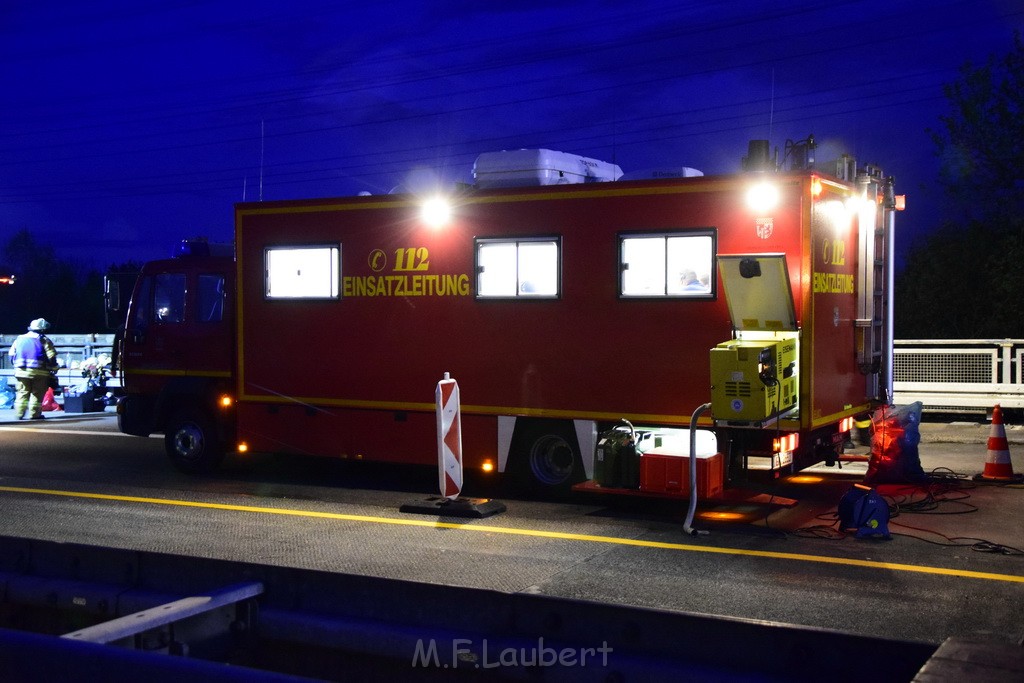 VU Gefahrgut LKW umgestuerzt A 4 Rich Koeln Hoehe AS Gummersbach P647.JPG - Miklos Laubert